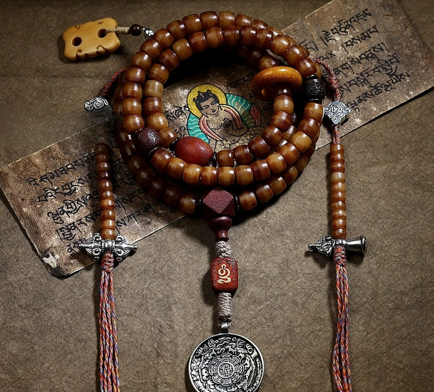 Original Design Tibetan Natural Old Material Yak Bone 108 Beads Mala Prayer Beads Bracelet For Men Traditional Tibetan Style Hand String For Women Meditation Yoga Jewelry