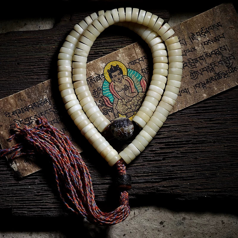 Tibetansk Yakokseben 108 Perler Mala Bønne Armbånd til Mænd Håndspilbar Tibetansk Stil Yakoksehorn Ben Mala Perler Armbånd Vintage 108 Perler Buddhistisk Rosenkrans Håndledsarmring Mænds Meditations Håndholdte Bønneperler