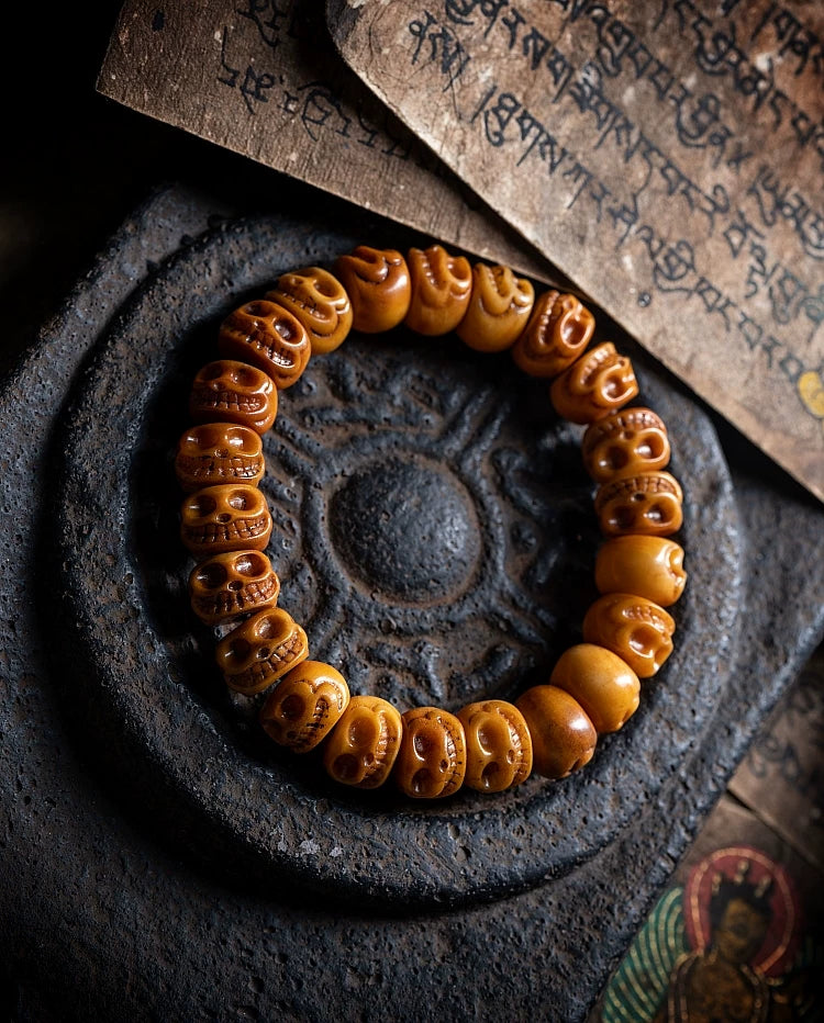 Natural Tibetan Yak Bone Mala Bracelet Single Strand Skeleton Citipatti Handmade Beaded Wristband Tibetan Style Buddhist Meditation Jewelry for Men and Women Spiritual Yoga Accessories