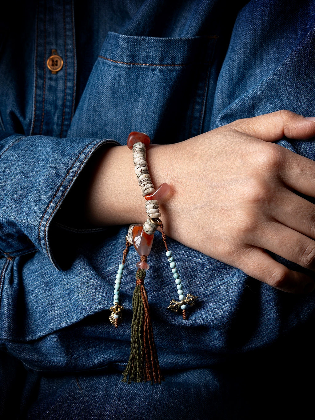 Tibetan Style Design Loach Back Star-Moon Bodhi Hand String Beaded Accessory Slant Cut Strand Bracelet Handmade Ethnic Jewelry for Men and Women Daily Wear and Meditation