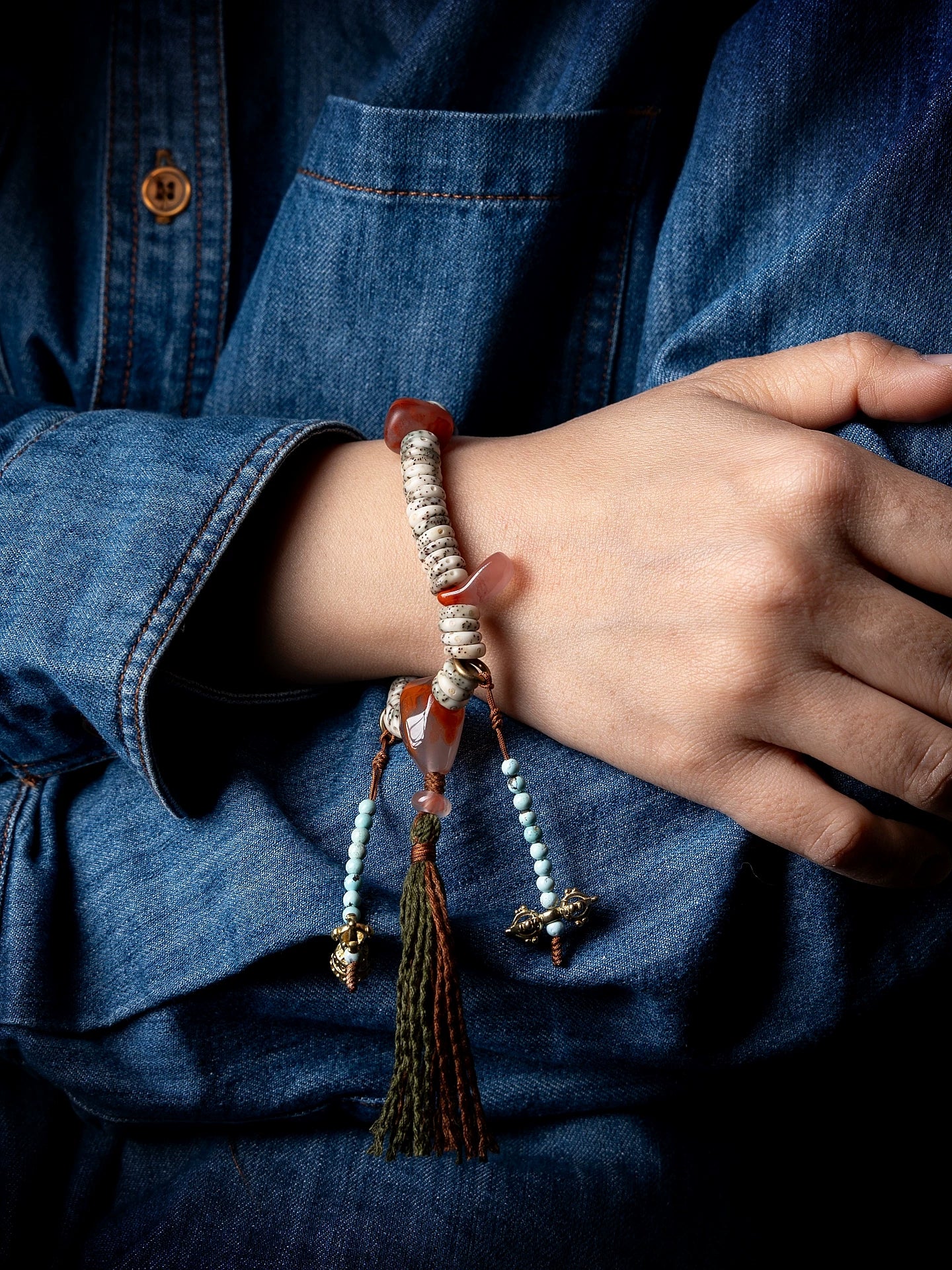 Tibetan Style Design Loach Back Star-Moon Bodhi Hand String Beaded Accessory Slant Cut Strand Bracelet Handmade Ethnic Jewelry for Men and Women Daily Wear and Meditation