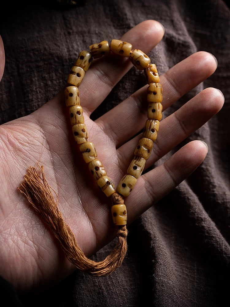 Håndskåret Citipati Kranie Perle Mala Armbånd Med Kvast Naturlig Aldret Yakben Vintage Tibetansk Buddhistisk Bedearmbånd Håndleds Mala Autentisk Håndlavet Beskyttelses Amulet Armbånd