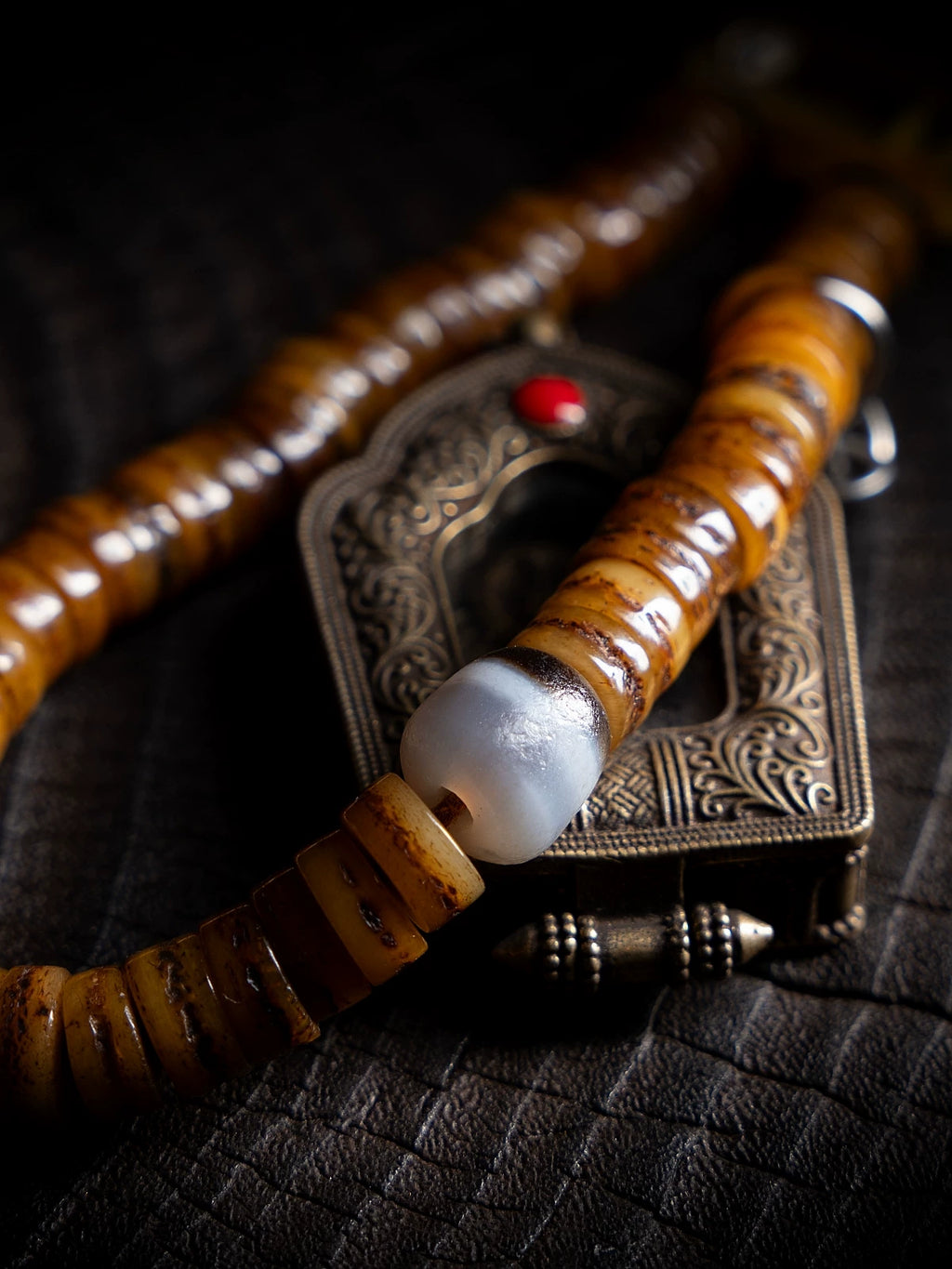 Original Tibetan Style Small Gadu Wrist Mala Vintage Old Yak Bone Meditation Prayer Beads Bracelet Tibetan Buddhist Spiritual Bone Handheld Mala