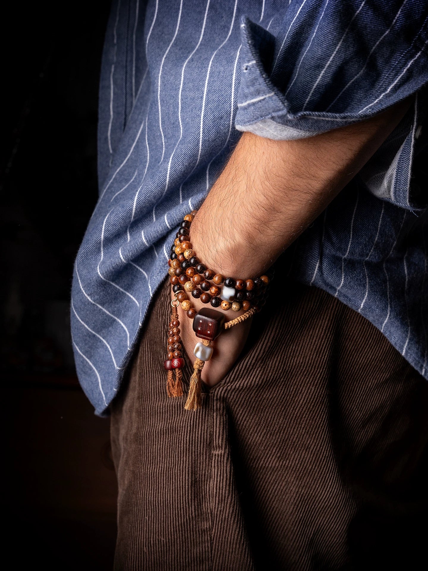 Tibetan Original Design 108 Beads Aged Star-Moon Bodhi Mala Beads Bracelet Handcrafted Buddhist Prayer Rosary Wrist Mala For Meditation Hand Play Jewelry Accessory