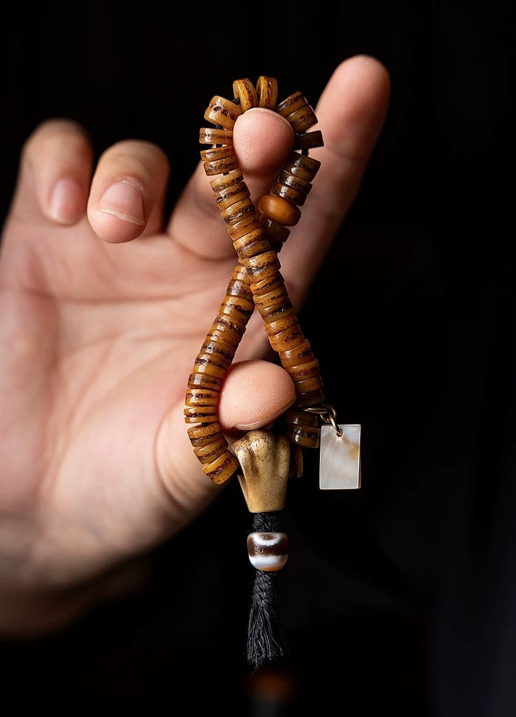A small quack bracelet, original Tibetan old material yak bone Buddha bead bracelet, Tibetan spiritual bone plate play