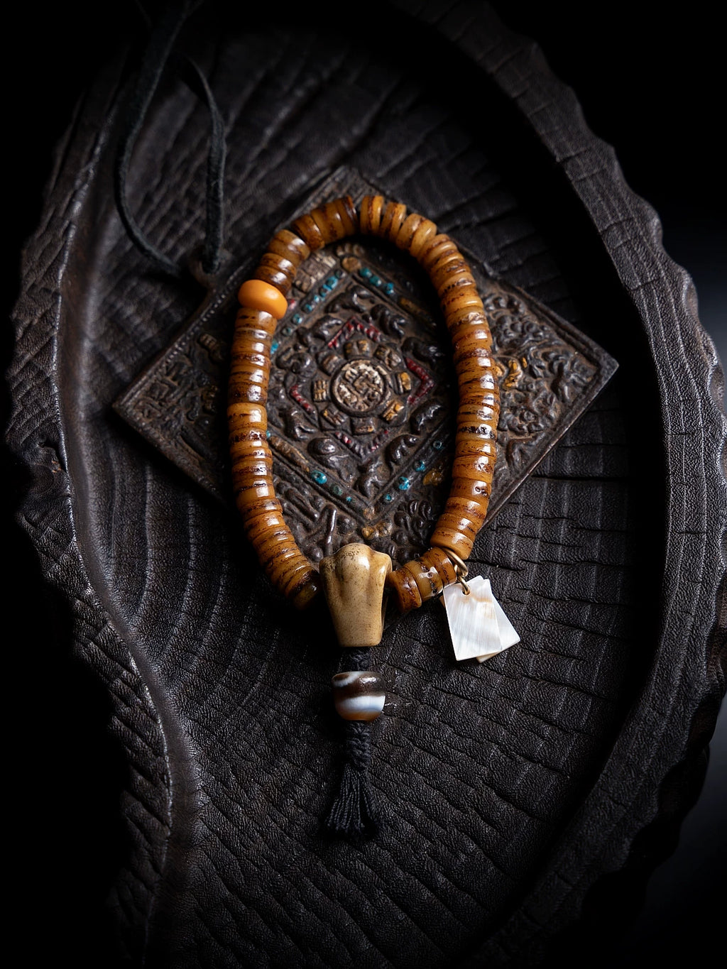 A small quack bracelet, original Tibetan old material yak bone Buddha bead bracelet, Tibetan spiritual bone plate play