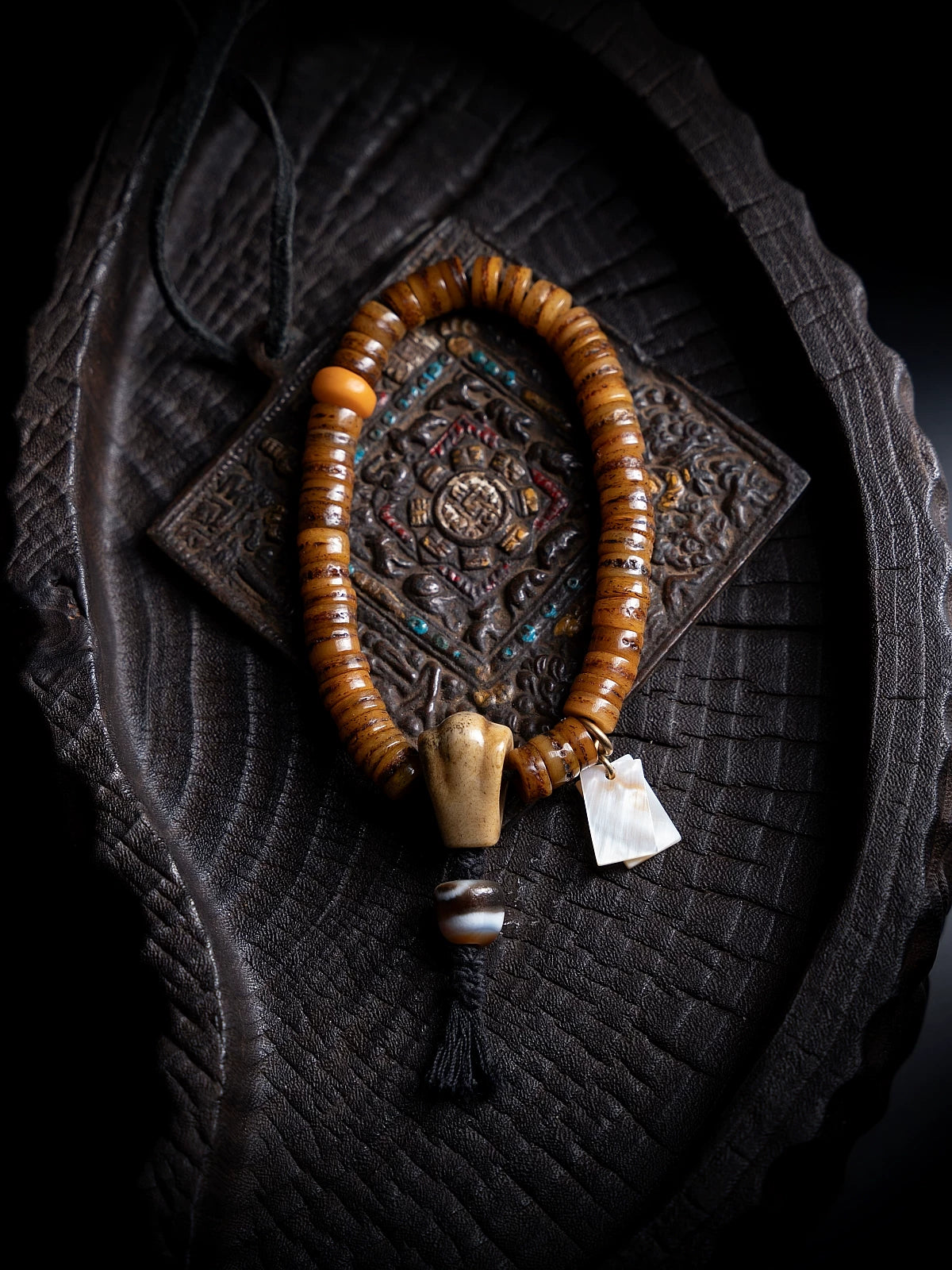 A small quack bracelet, original Tibetan old material yak bone Buddha bead bracelet, Tibetan spiritual bone plate play