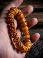 Natural Tibetan Yak Bone Mala Bracelet Single Strand Skeleton Citipatti Handmade Beaded Wristband Tibetan Style Buddhist Meditation Jewelry for Men and Women Spiritual Yoga Accessories