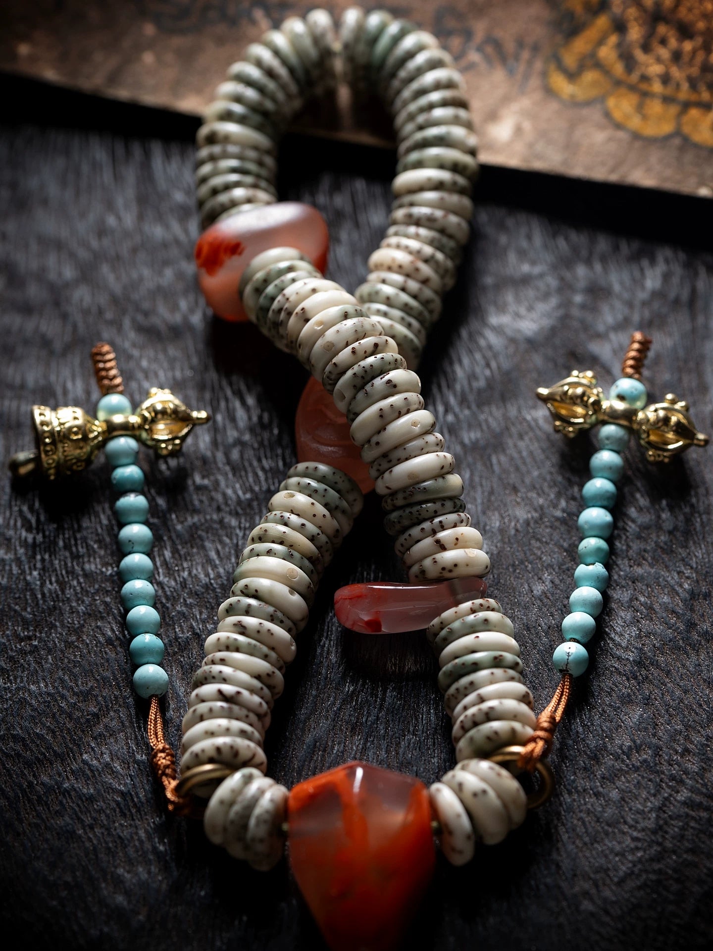 Tibetan Style Design Loach Back Star-Moon Bodhi Hand String Beaded Accessory Slant Cut Strand Bracelet Handmade Ethnic Jewelry for Men and Women Daily Wear and Meditation