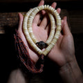 Tibetansk Yakokseben 108 Perler Mala Bønne Armbånd til Mænd Håndspilbar Tibetansk Stil Yakoksehorn Ben Mala Perler Armbånd Vintage 108 Perler Buddhistisk Rosenkrans Håndledsarmring Mænds Meditations Håndholdte Bønneperler