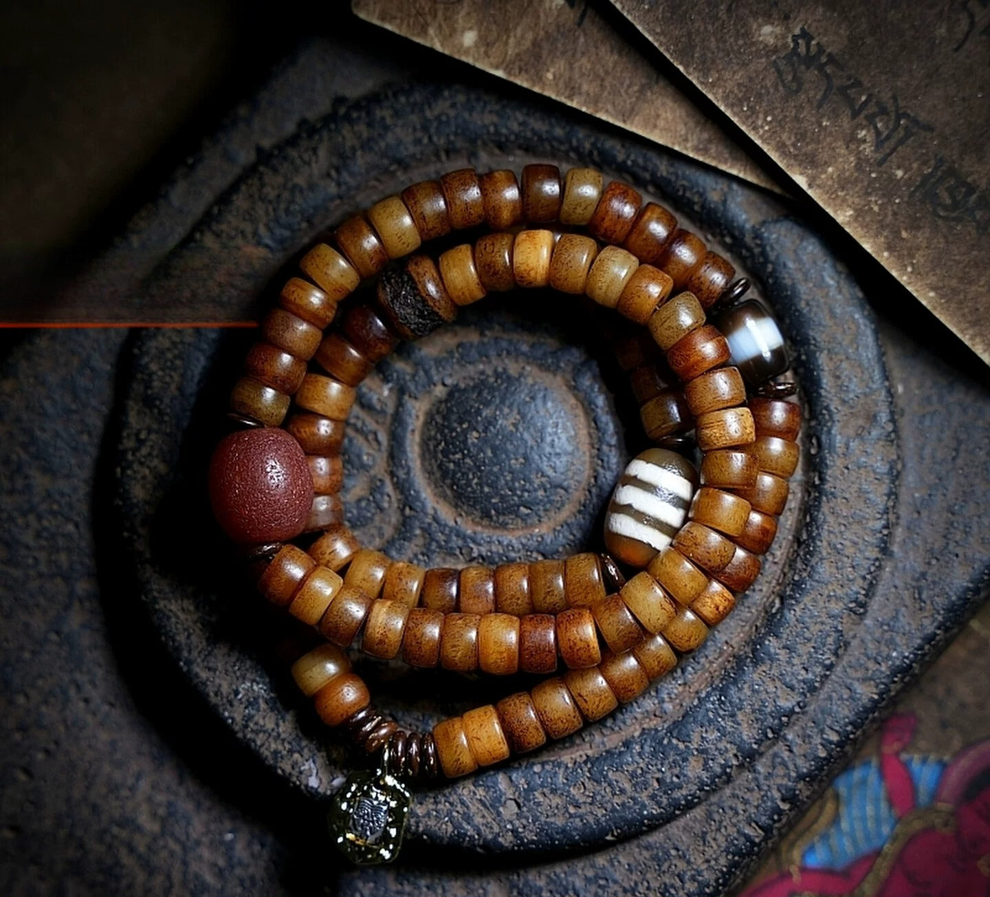 Tibet Naturlige Gamle Yak Knogle Perler Bøn Mala Armbånd Håndlavet Tibetansk Stil Dobbeltlags Yak Knogle Armbånd til Mænd og Kvinder Par Spirituel Meditation Smykker